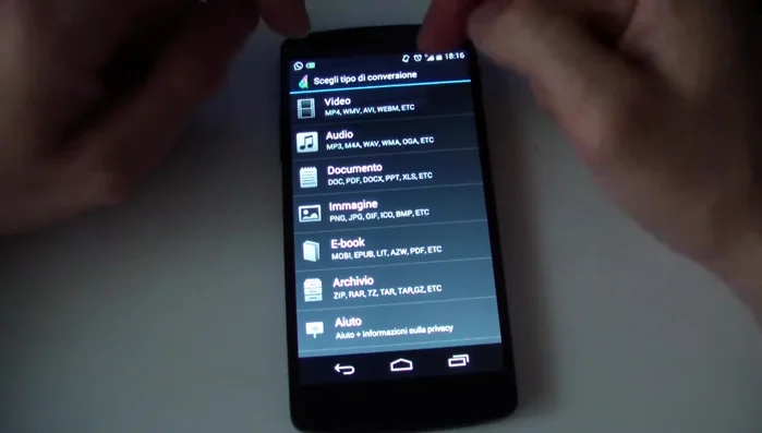 Scegli il file di input dal tuo dispositivo.