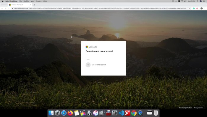 Accedi a Microsoft Teams con le tue credenziali.