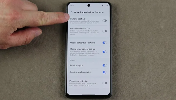 Disattiva 'Ottimizzazione automatica giornaliera' e 'Risparmio energetico adattivo'.