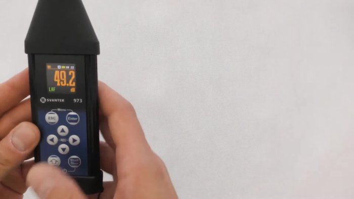 Accedere alla sezione 'Funzione' del fonometro e selezionare la funzione di calibrazione.