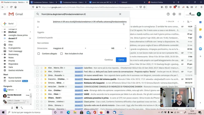 Separa gli indirizzi email nei filtri con "OR" per includere più mittenti.