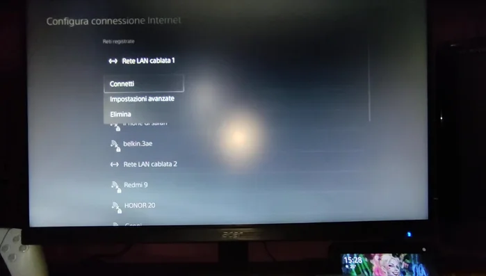 Seleziona 'Usa cavo LAN' o 'Usa Wi-Fi', a seconda della tua connessione.
