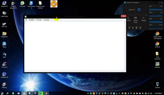 Creare il file da crittografare: Creare un file di testo (es. con Blocco Note) contenente i dati sensibili da proteggere (es. nickname e password).