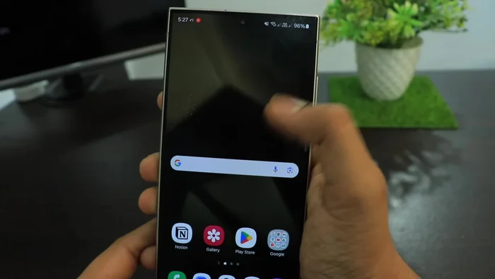 Seleziona l'autenticatore da aggiungere e clicca su "Continua".