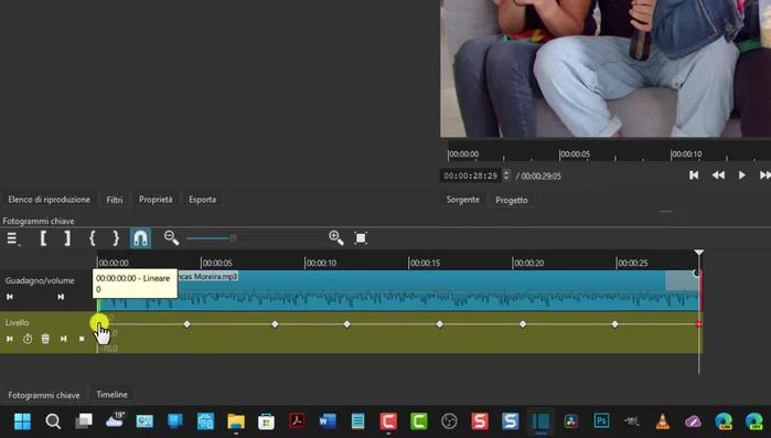 Modificare i valori dei keyframes per regolare il volume.