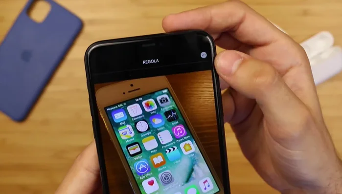 Tocca "Modifica" e poi i tre pallini in alto.