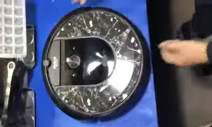 Testare il Roomba per assicurarsi che funzioni correttamente.