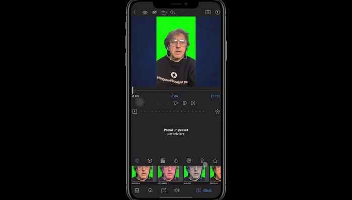 Utilizzare lo strumento di keying (mascheratura) del programma di editing per rimuovere lo sfondo verde dalla clip, rivelando il nuovo background scelto.