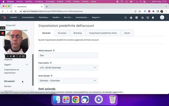 Configura la sincronizzazione email: connetti i tuoi provider di email per importare automaticamente le email precedenti.