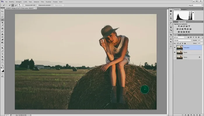 Creare una maschera di livello per il primo piano e rimuovere lo sfondo dal livello 'Primo piano'.