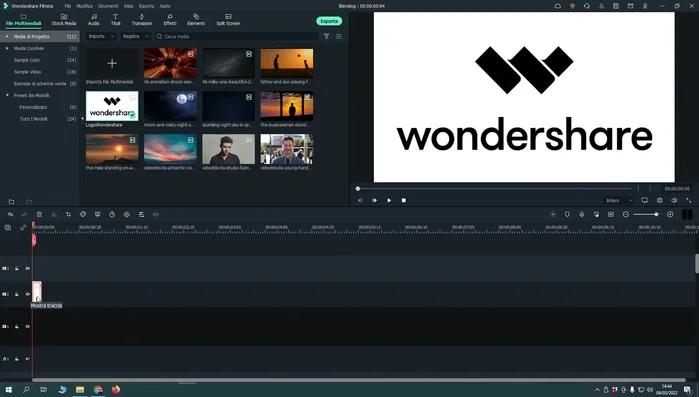 Inserire il testo o logo (con sfondo bianco o trasparente) su una traccia.