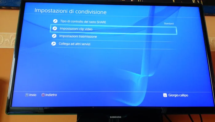 Attiva l'opzione "Includi audio del microfono nella clip video"