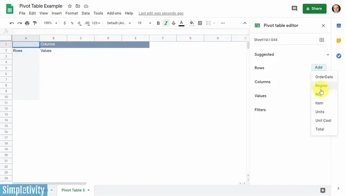 Aggiungere le righe: selezionare le colonne che si desidera utilizzare per le righe (es. 'Rappresentante di vendita', 'Articoli').