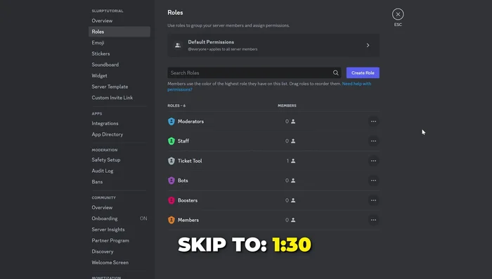 Crea un nuovo ruolo per lo staff di supporto (se non ne esiste già uno). Nominalo "Staff Supporto" o simile, assegna un colore (facoltativo) e disattiva l'opzione "Menzionabile da chiunque". Salva le modifiche.