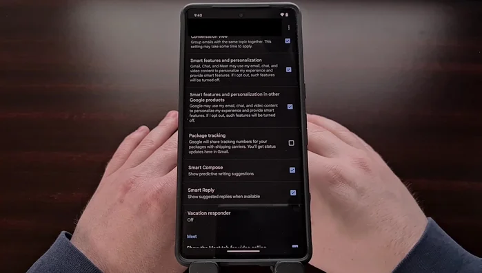 Trovare e toccare il pulsante 'Tracciamento pacco' per abilitarlo.