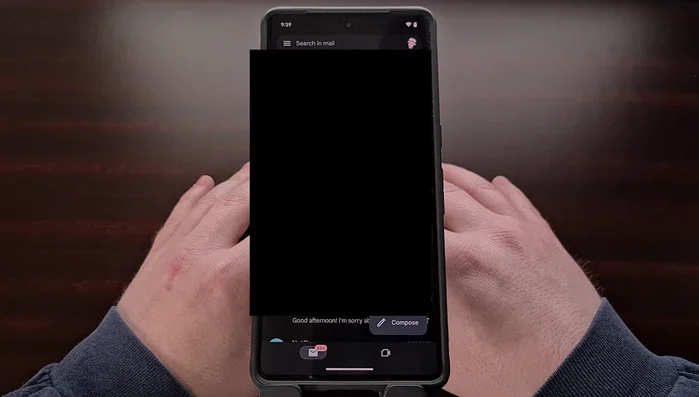 Toccare l'icona del menu hamburger in alto a sinistra dello schermo.