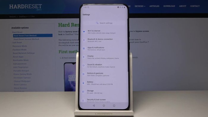 Scorri verso il basso e seleziona 'Sistema'.