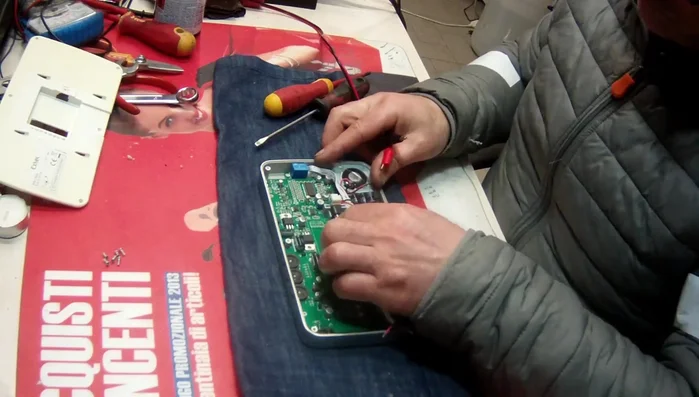 Prova di bypass: collegamento del pin centrale del potenziometro a uno degli estremi per verificare l'effetto sul suono.