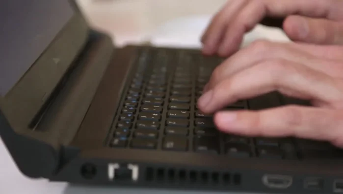 Assegna un nome al tuo termostato e associa al tuo account Netatmo.