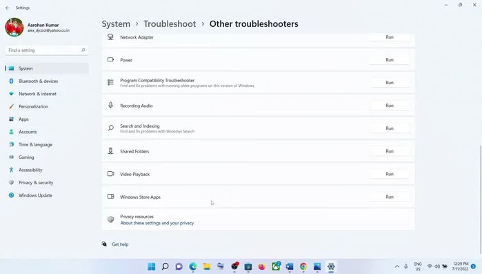 Selezionare "App di Windows Store" (Windows 10) o "Esegui" (Windows 11) e eseguire lo strumento di risoluzione dei problemi.