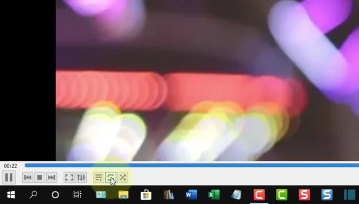 Per una playlist, cliccare sull'icona del ciclo e selezionare 'Ripeti tutto'.