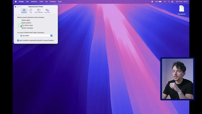 Nascondi gli elementi e i dischi esterni dalla scrivania.