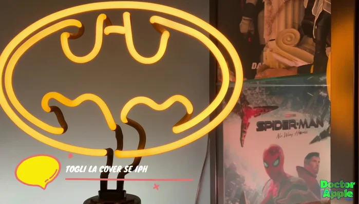 Se troppo caldo, togliere immediatamente la cover e raffreddare il dispositivo (vicino a condizionatore o ventilatore). Non mettere in frigo o freezer!