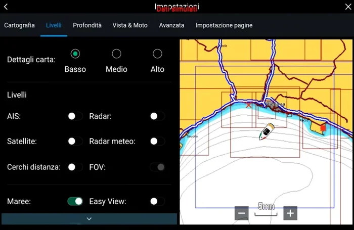 Attivare i livelli sovrapposti (AIS, Radar, Meteo, Immagine Satellitare, SonarChart™) per una visione completa della situazione.