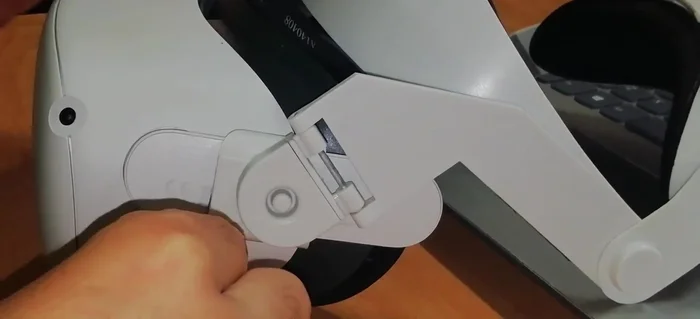 Collega il visore al PC e accetta l'accesso ai dati.