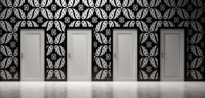 Apri la porta, entra nel futuro possibile che rappresenta, e vivi quell'esperienza immaginando di aver già fatto quella scelta.